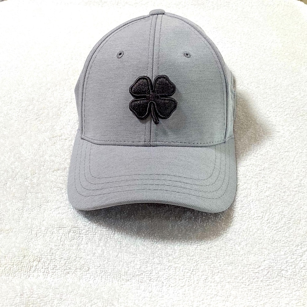 Black Clover🍀 grey hat in L/XL